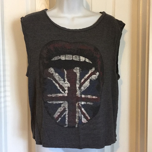 Poshfash Tops - 🔥Poshfash graphic t shirt tank size Medium